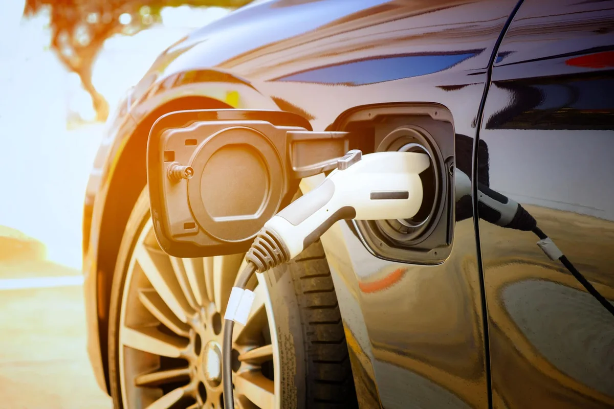 TOP 5 Electric or Hybrid Vehicle Insurance Options